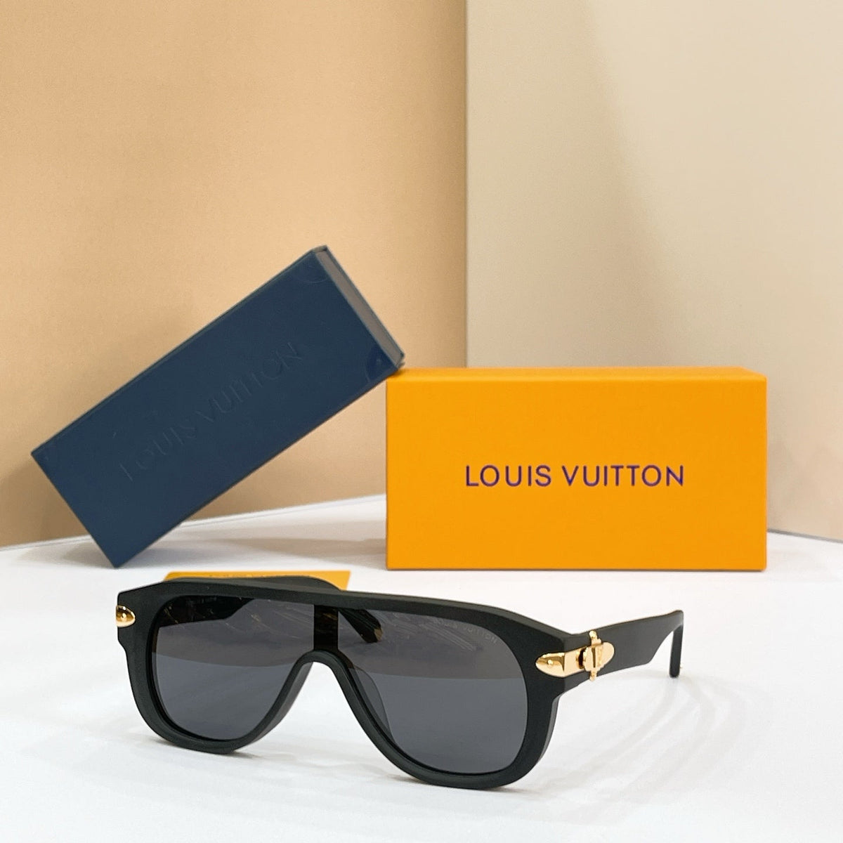 Louis Vuitton Z6087U Sunglasses