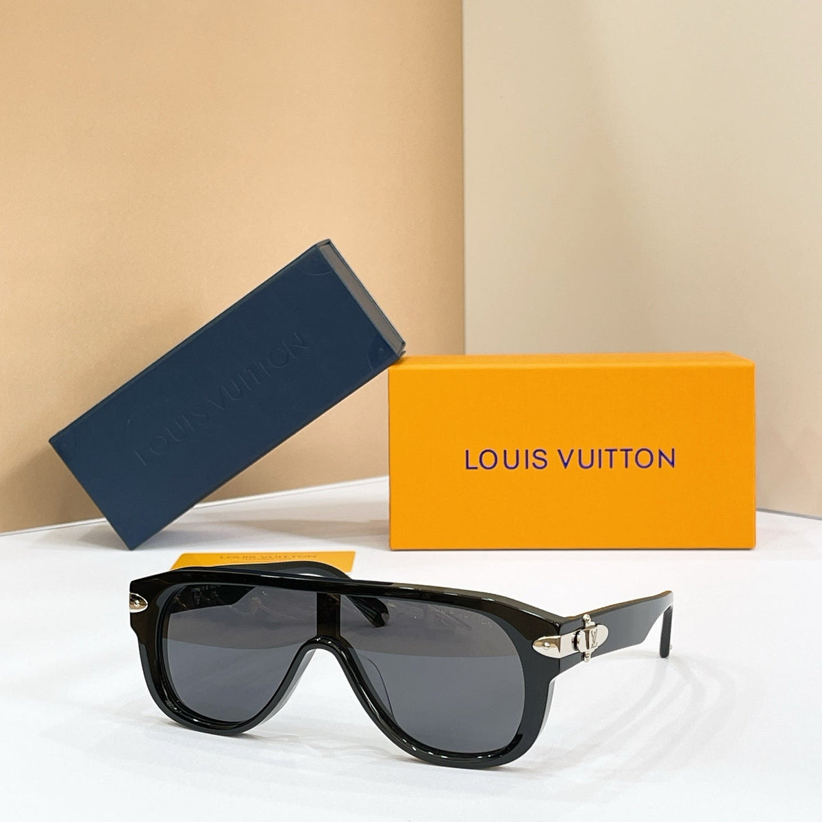 Louis Vuitton Z6087U Sunglasses
