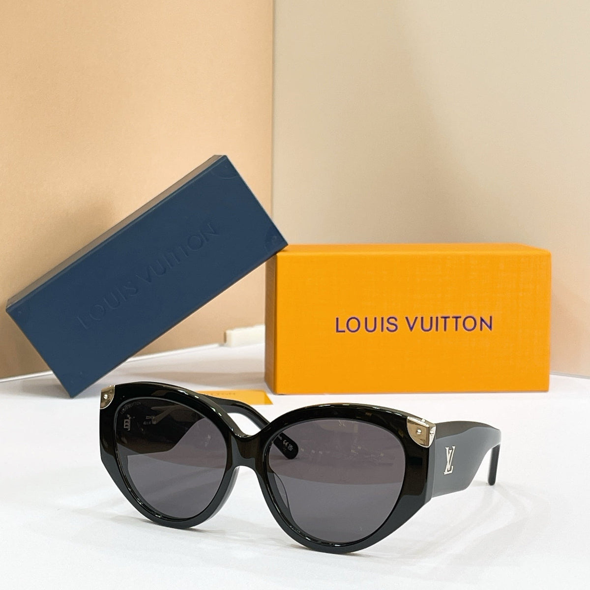 Louis Vuitton Z3340W Sunglasses