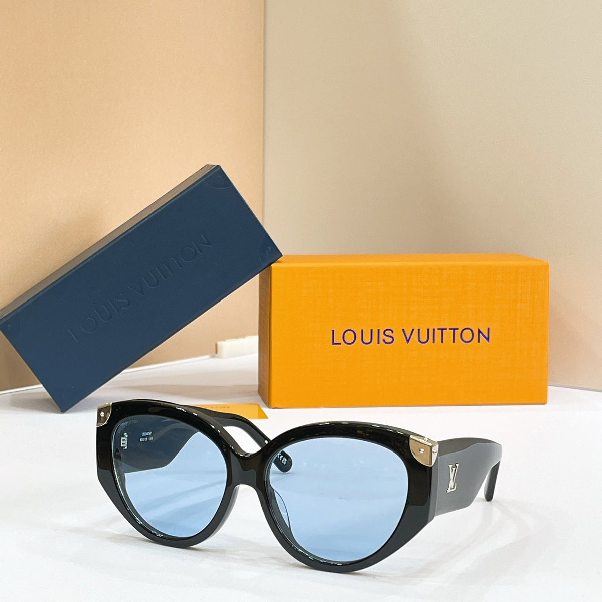 Louis Vuitton Z3340W Sunglasses