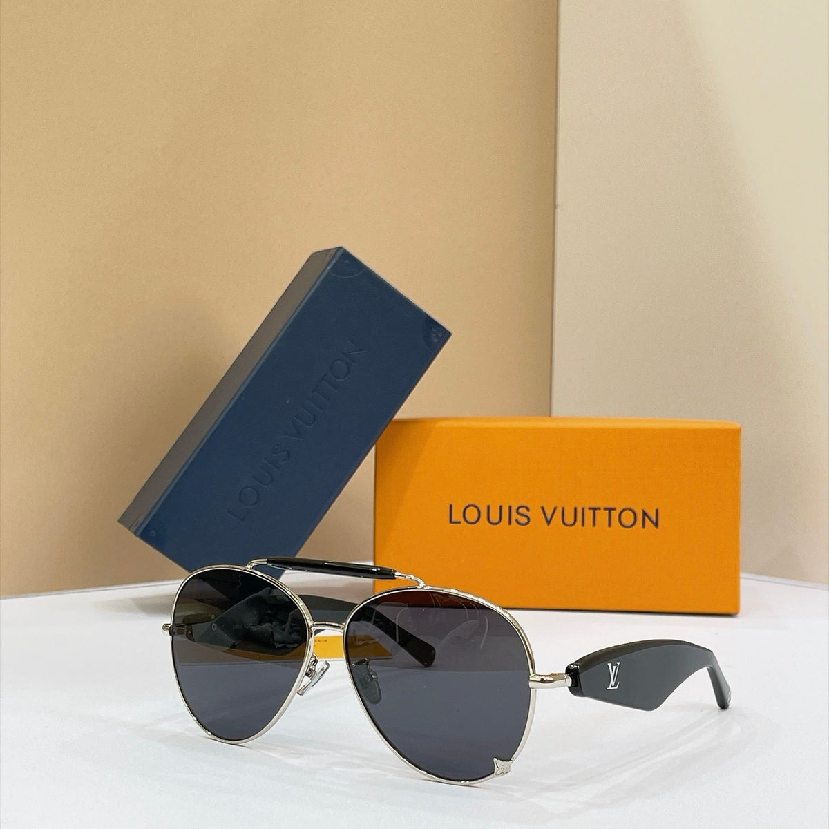 Louis Vuitton Z3462U Sunglasses