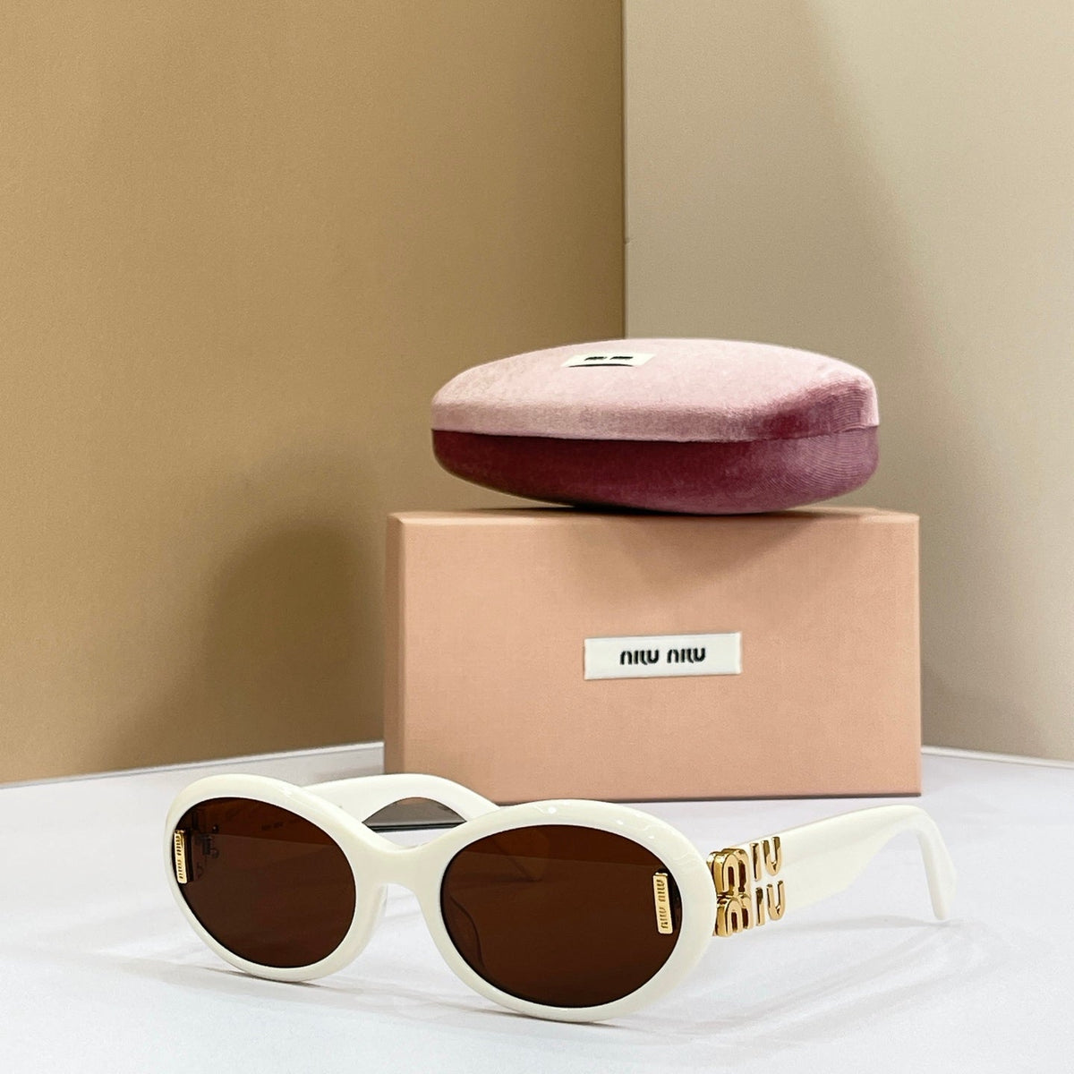 Miu Miu MU 158AV Sunglasses